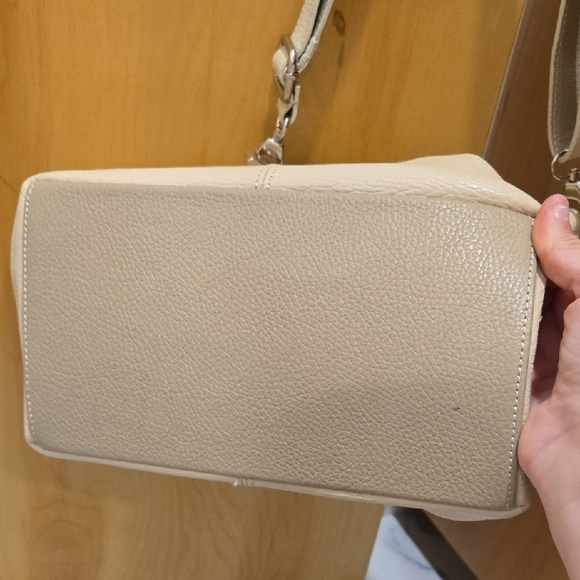 Neutral Butter Soft Leather Shoulder Bag with Minimalist Design, Made In Italy - Picture 4 of 12